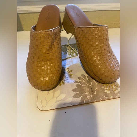 Universal Thread Tan Woven Mules - Picture 9 of 9